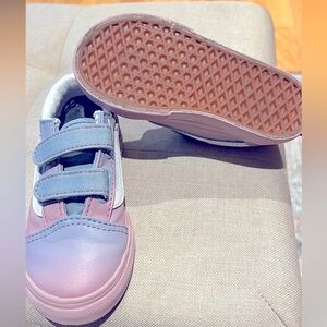 Toddler Old Skool V Shoe - color is a rare find sz7